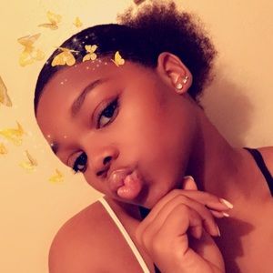 Meet your Posher, Ebony